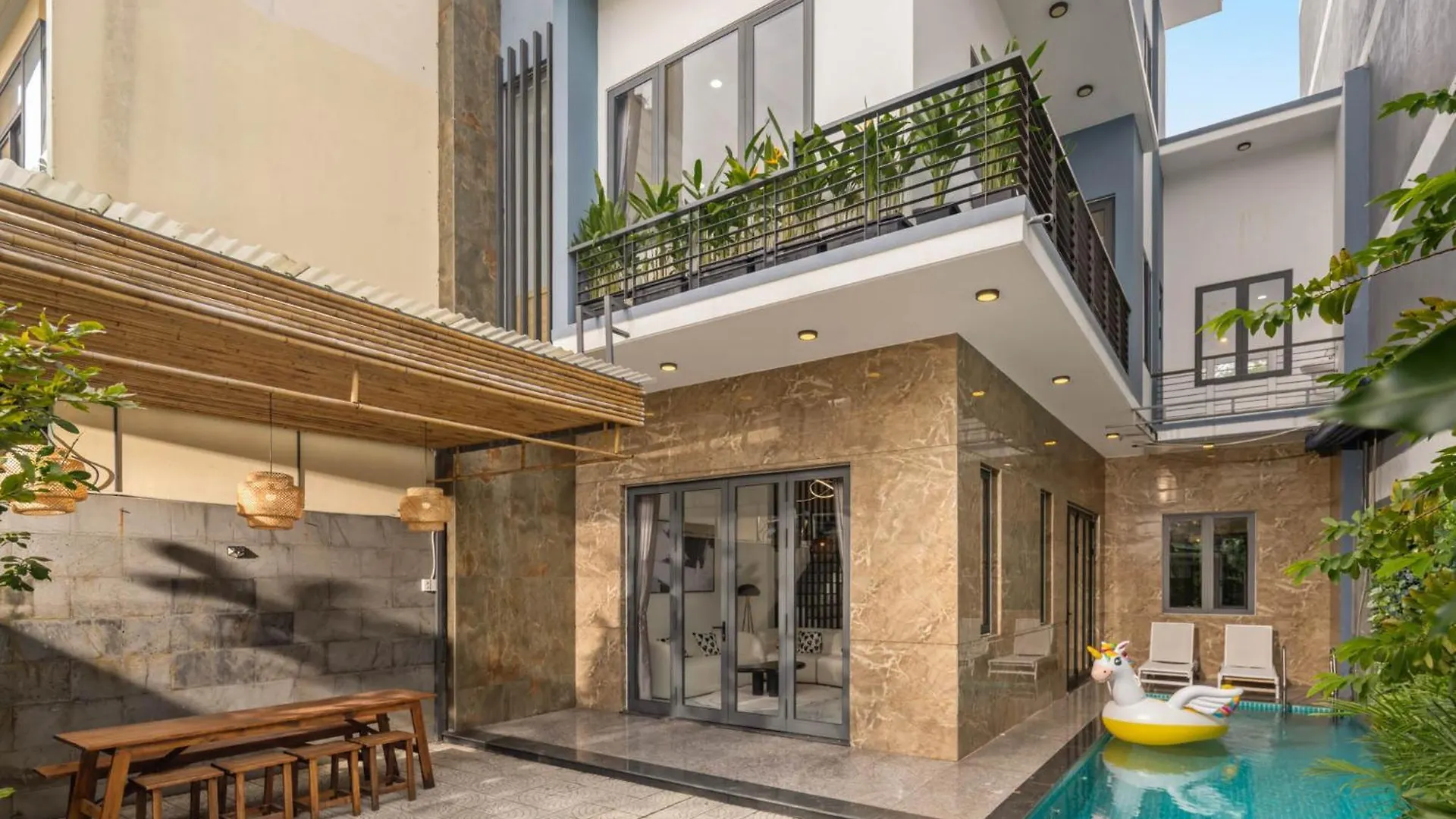 Danangpoolvilla, 8Minwalk Mykhebeach , 5Br&7Bed , Citycenter, Babybed&Chair