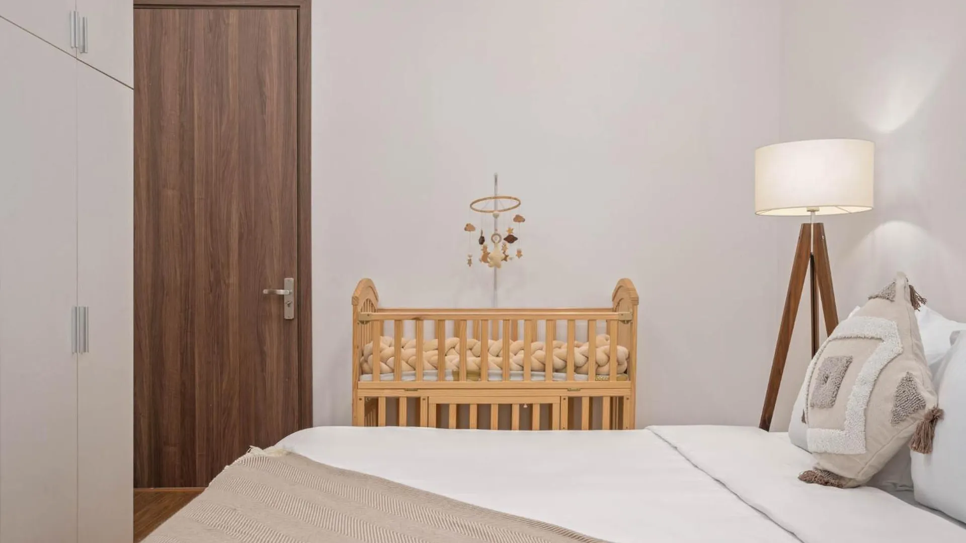 Villa Danangpoolvilla, 8Minwalk Mykhebeach , 5Br&7Bed , Citycenter, Babybed&Chair